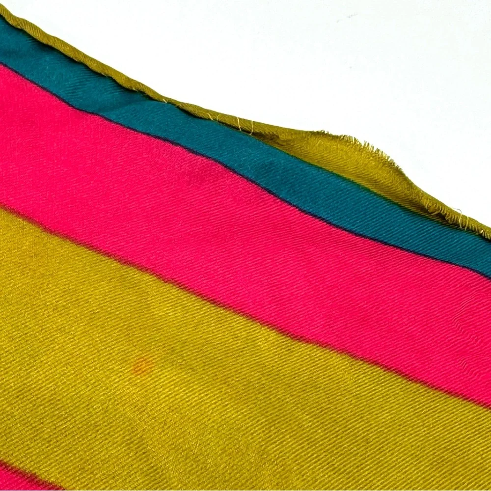 Vintage Vera Hand Rolled Silk Bold Abstract 22" Square Scarf - Picture 9 of 10
